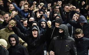 Des fans en pleine tribune Loire.