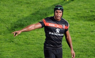 Thierry Dusautoir, le troisième ligne de Toulouse souvent écarté des terrains ces derniers mois en raison de blessures, veut profiter du "huitième de finale" de Coupe d'Europe dimanche à Leicester pour lancer pleinement sa saison et regagner sa place dans le XV de France.