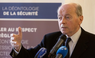 Jacquers Toubon se saisit dans l'affaire de Cédric Chouviat