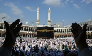 Quelque 1,5 million de musulmans sont arrivés dans les villes saintes de La Mecque et Médine en Arabie saoudite en prévision du grand pèlerinage annuel prévu à la mi-novembre, a-t-on indiqué vendredi de source officielle.