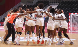 Les Bleues du hand ont décroché le premier titre olympique de leur histoire à Tokyo, le 8 août 2021.