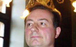 1ère circonscription de Haute-Garonne
Le maire UMP de Toulouse Jean-Luc Moudenc a perdu face à la candidate socialiste Catherine Lemorton. Dans l'ancienne circonscription de Douste-Blazy, il n'a su convaincre que 45,45% des électeurs.