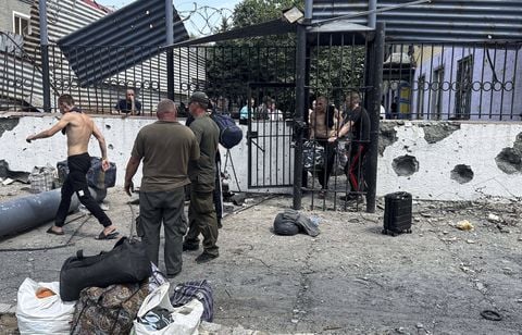 Zelensky autorise le recrutement des plus de 60 ans, 25 morts dans des frappes russes