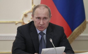 Le président russe, Vladimir Poutine, a promulgué lundi une loi interdisant de fumer dans les lieux publics, qui va progressivement entrer en vigueur à partir de juin, a annoncé le Kremlin.