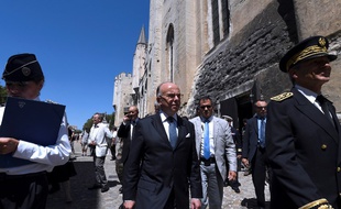 Bernard Cazeneuve et Jean-Yves Le Drian ont rencontré les soldats de l'oopération Sentinelle le 18 juillet 2016 à Avignon