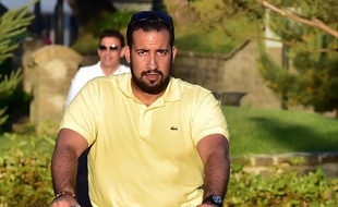 Alexandre Benalla en vélo.