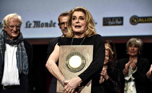 L'actrice Catherine Deneuve a reçu vendredi 14 octobre 2016 à Lyon le Prix Lumière.