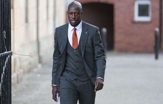 Le 26 août 2021, Benjamin Mendy est interpellé par les autorités du Cheshire, où il sera placé en garde à vue et inculpé pour quatre chefs d’accusation de viol et un chef d’accusation d’agression sexuelle, sur trois victimes présumées. Il est incarcéré le lendemain. Transféré fin décembre au centre pénitentiaire de haute sécurité de Strangeways, à Manchester, il obtiendra sa libération conditionnelle le 7 janvier 2022. Son procès s’ouvrira le 10 août 2022, soit quasiment un an après son interpellation. Le 13 janvier 2023, Benjamin Mendy est déclaré, à l’unanimité, non coupable de six viols, commis sur quatre femmes, et d’une agression sexuelle, sur une cinquième. Le 14 juillet de la même année, il sera acquitté des deux dernières accusations le visant (un viol et une tentative de viol).