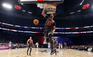 Western Conference forward Anthony Davis of the New Orleans Pelicans (23 ) slam dunks during the first half of the NBA All-Star basketball game in New Orleans, Sunday, Feb. 19, 2017.
