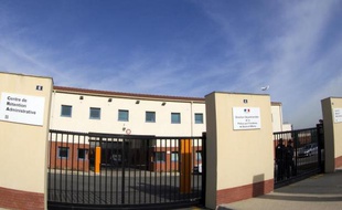 Vue du centre de rétention administrative du Mesnil-Amelot, en région parisienne