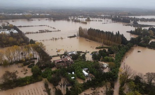 Vue aérienne des zones inondées au Luc (Var), le 24 novembre 2019.
