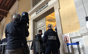 Six hommes sont accusés d'être impliqués dans la mort de Dorian Guémené, barman de 24 ans roué de coups à la sortie d'une discothèque en juillet 2018 à Rennes.