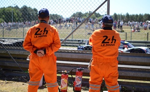 Aucun doute, les commissaires veillent