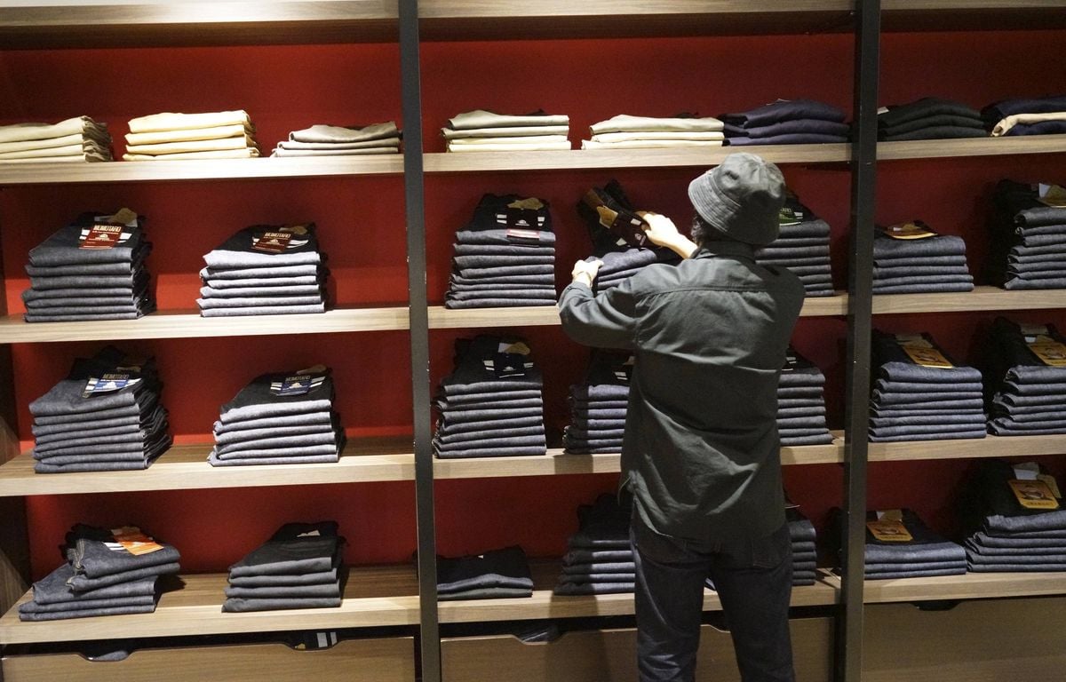 « Fini le greenwashing avec ça »... C'est quoi ce « Nutri-Score » annoncé pour les vêtements et les chaussures ?