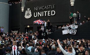 La folie à St James' Park à Newcastle le 7 octobre 2021, lors de l'annonce de la vente du club.