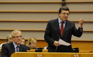 Le commissaire européen en charge des affaires économiques et monétaires, Olli Rehn, va voir ses attributions élargies à la gestion de l'euro, a annoncé jeudi le président de la Commission européenne, José Manuel Barroso.