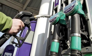 Une hausse de 1% du prix de l'essence entraîne, sur le court terme, une diminution de la consommation de 0,25 à 0,35%.