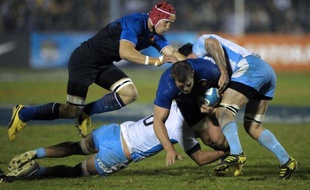 Le XV de France, précis, appliqué et déterminé, a sauvé sa tournée de juin en Argentine en infligeant une sévère correction (49-10) à une jeune équipe des Pumas samedi à Tucuman, une semaine après la rageante défaite subie à Cordoba (23-20).