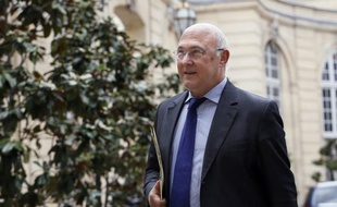 Après la Cour des comptes, c'est au printemps 2011 le procureur général de la Cour de cassation, à l'époque Jean-Louis Nadal, qui formule plusieurs griefs envers Mme Lagarde lors de la saisine de la CJR.