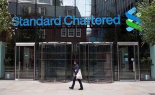 L'action de la banque britannique Standard Chartered (SCB), soupçonnée d'avoir dissimulé des transactions avec l'Iran, perdait 1,3% à l'ouverture, à 156 HKD (15,6 euros), à la Bourse de Hong Kong après avoir dévissé la veille à Londres.