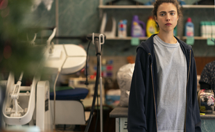 Margaret Qualley interprète Alex dans Maid sur Netflix