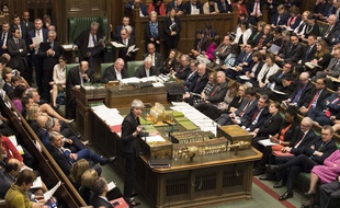 Theresa May face aux députés britanniques le 20 mars 2019.