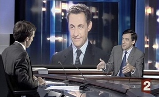 Capture d'écran de la dernière interview de François Fillon par David Pujadas sur le plateau du 20h de France 2, le 12 juin 2007.