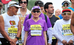 L'Américaine Harriette Thompson avant le départ d'un marathon, le 31 mai 2015 à Sain Diego.