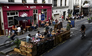 Le 19 mai, les terrasses rouvriront alors que le taux d'incidence reste élevé dans la région parisienne