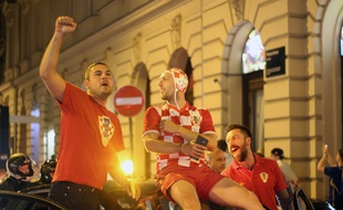 La soirée dans les rues de Zagreb après la défaite de la Croatie en finale de la Coupe du monde.