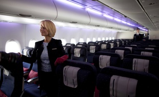 Une hôtesse d'Air France.