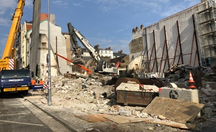Démolition de l'hôtel de la Duchesse-Anne à Nantes, le 16 février 2021.