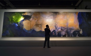 Ce triptyque du peintre Zao Wou-Ki a été adjugé pour 65 millions de dollars.