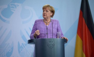 Angela Merkel et François Hollande, qui célèbrent samedi à Ludwigsburg (sud-ouest) le discours historique du général de Gaulle à la jeunesse allemande, sont parvenus ces dernières semaines à une entente pragmatique imposée par la crise de l'euro.