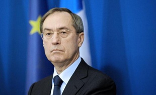 Claude Guéant alors qu'il était ministre de l'Intérieur, le 2 décembre 2011 à Paris