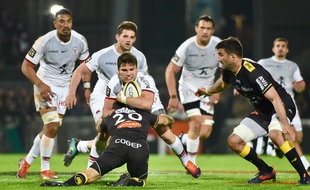 Antoine Dupont et les Toulousains devront franchir la défense rochelaise pour voir la finale du Top 14.