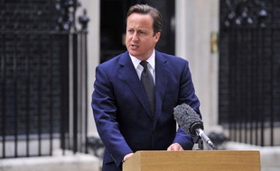Le Premier ministre britannique David Cameron a tenu une conférence de presse mardi matin devant le 10 Downing Street, à Londres, à propos des émeutes que connaît le pays depuis trois jours.