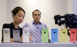 Apple, qui avait sorti en 2013 une version moins chère de l'iPhone 5S, le 5C, s'apprêterait à récidiver en 2016.