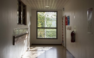 Une école vide. Illustration.