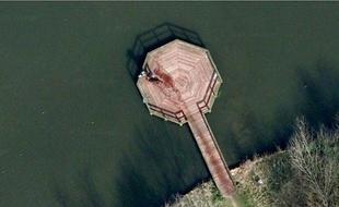 Capture d'écran d'un ponont à Almere (Pays-Bas) visible sur Google earth.
