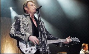 La Cour de cassation a donné raison mercredi à Universal Music, en rejetant la demande de Johnny Hallyday qui souhaitait récupérer la propriété des bandes originales de ses chansons enregistrées alors qu'il était sous contrat avec la maison de disques.