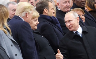 Donald Trump, Angela Merkel et Vladimir Poutine lors des commémorations du 11-Novembre à l'Arc de triomphe, le 11 novembre 2018.