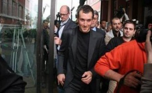 Le cycliste Ivan Basso à sa sortie du Comité olympique italien, ce lundi à Rome.