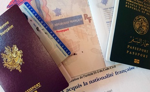 Des papiers d'identité. (Illustration)