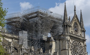 La structure de Notre-Dame de Paris a été sauvée par les pompiers.