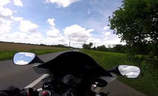 Extrait d'une vidéo d'un motard intercepté par la Gendarmerie Nationale dans les Côtes d'Armor.