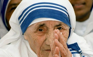 Mère Teresa à New Delhi le 15 mai 1997