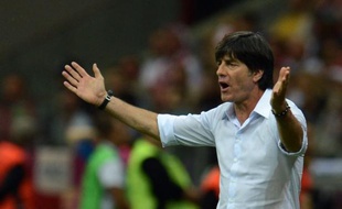 Si l'Allemagne a énormément progressé depuis 2004 sous la direction de Joachim Löw, sa défaite en demi-finale de l'Euro-2012 face à l'Italie (2-1) marque un coup d'arrêt, dont le sélectionneur sera désigné comme principal responsable.