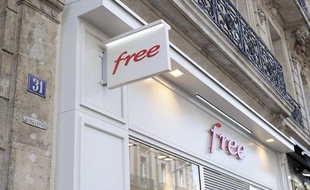 La devanture d'un magasin Free à Rouen.