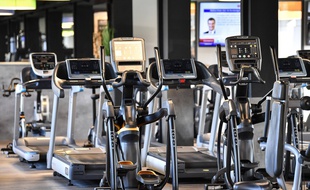 La majorité des salles de sport proposent un report des abonnements